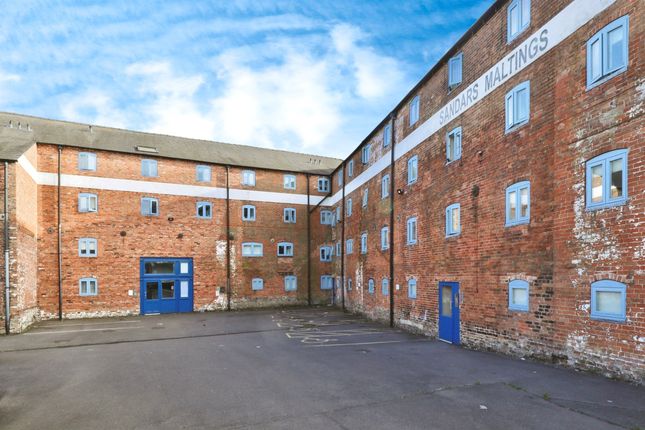 Flat for sale in Bridge Street, Gainsborough