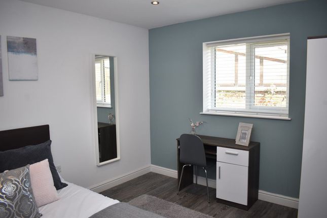 Room to rent in Room 6, Flat C Star Road, Peterborough