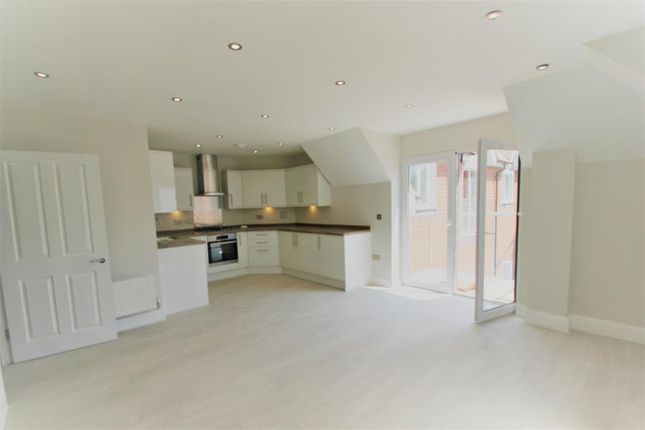 28 Connaught Place, 126 Connaught Road, Woking photo 2