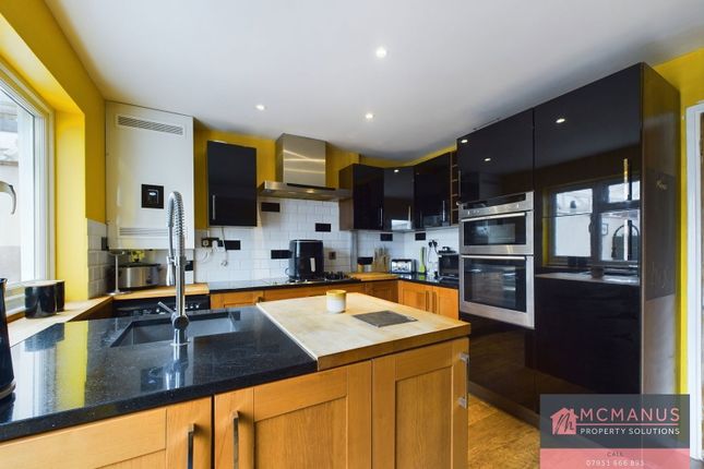 562, Howlands, Welwyn Garden City photo 3