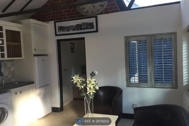 1 bed property for rent in The Garth, Lingfield RH7