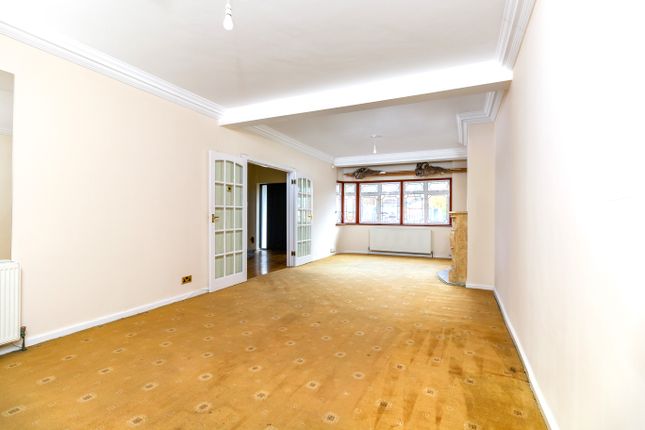 Terraced house to rent in High View Road, London