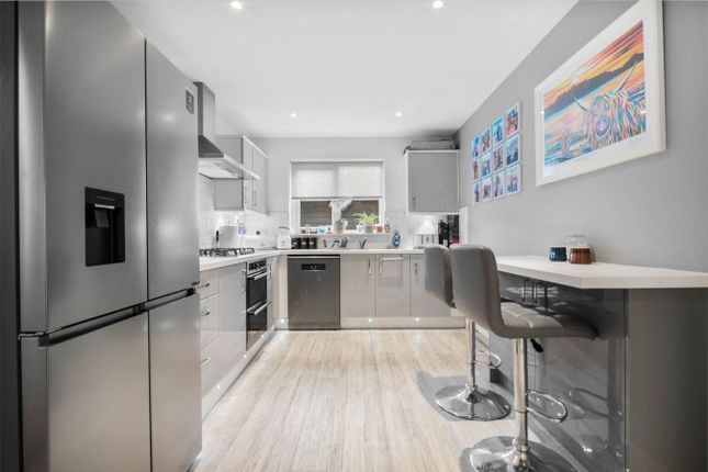 13, Fusilier Walk, Stewarton photo 2
