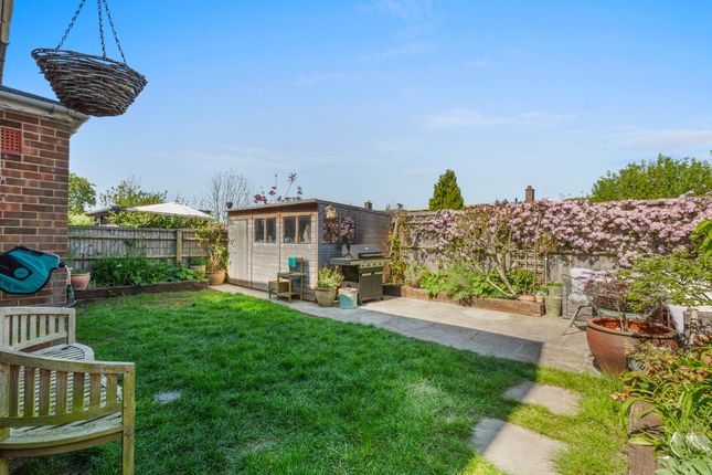 14 Boddington Road, Aylesbury photo 4