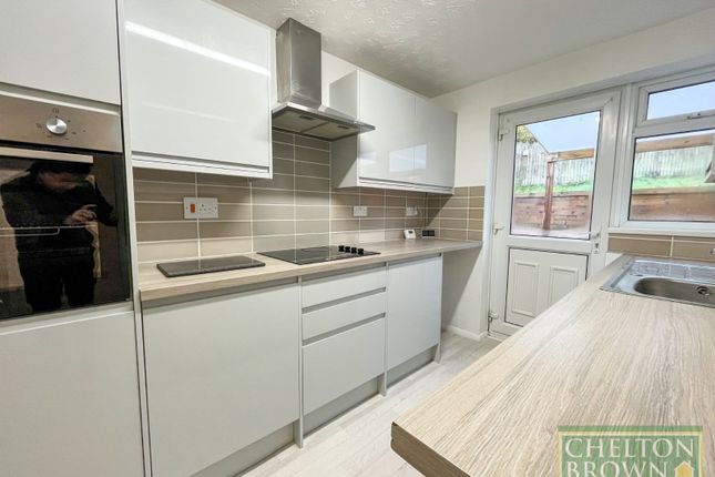 10, St Annes Close, Northamptonshire photo 3
