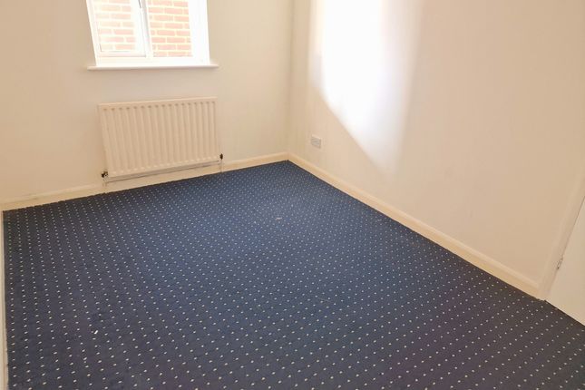 Flat Flat 7, 14a, High Street, Spalding photo 5