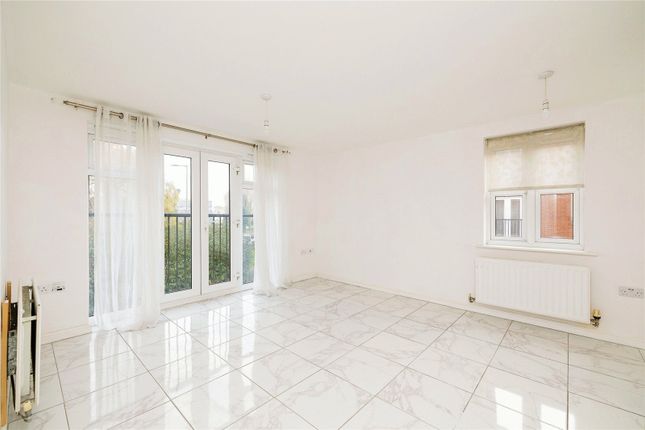 Flat for sale in Fulwell Close, Banbury, Oxfordshire