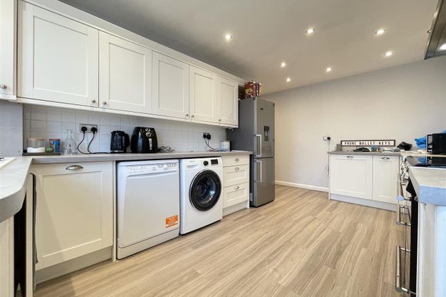 Flat for sale in Raincliffe Avenue, Scarborough