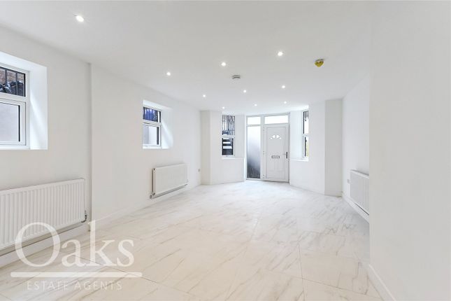Studio Flat, 194, Portland Road, London photo 4