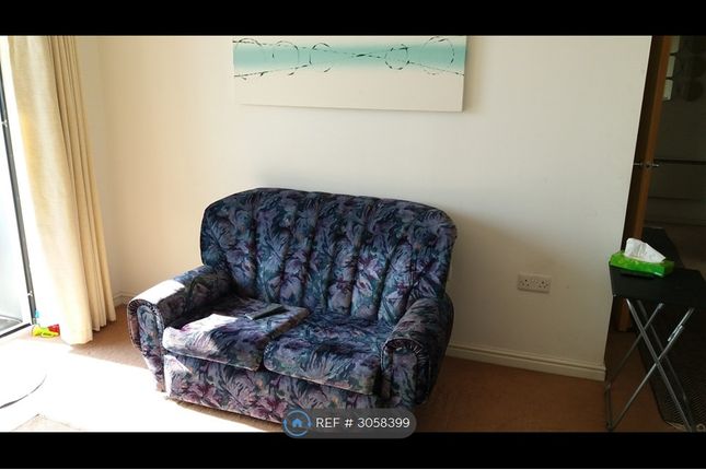 Flat  The Blenheim Centre, Prince Regent Road, Hounslow photo 4