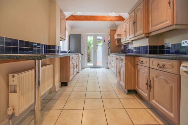 82 Markham Road, Bournemouth photo 3
