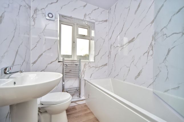 4a Gathurst Lane, Wigan photo 4