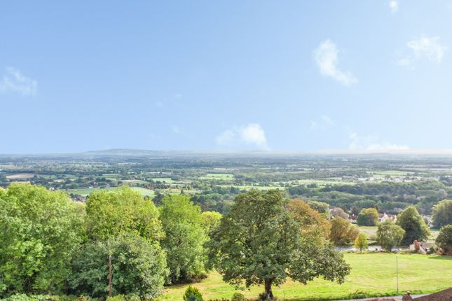 19, Wyche Road, Malvern photo 2