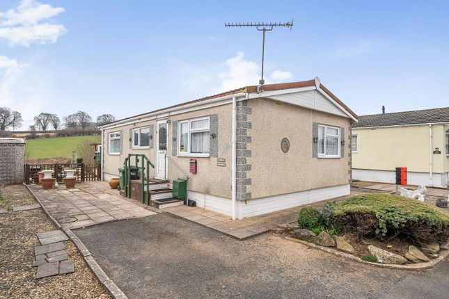 2-bed caravan on 20 Linton Park, Worcester Road, Bromyard, £120,000