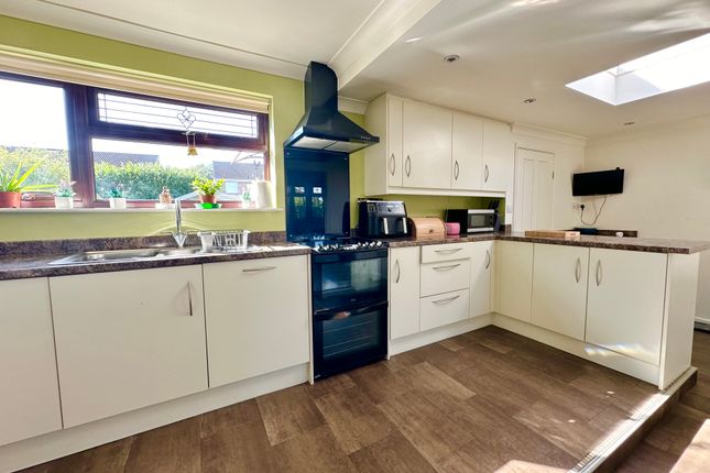 23, Conifer Close, Great Yarmouth photo 3