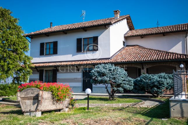 Villa for sale in Nizza Monferrato, Asti, Piedmont