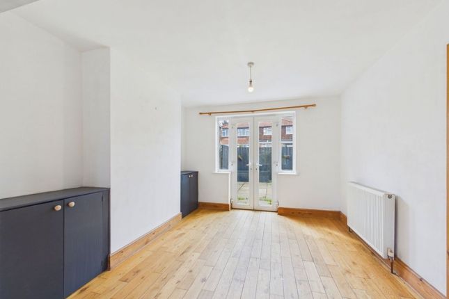 6, Mount Pleasant, Whitby photo 3