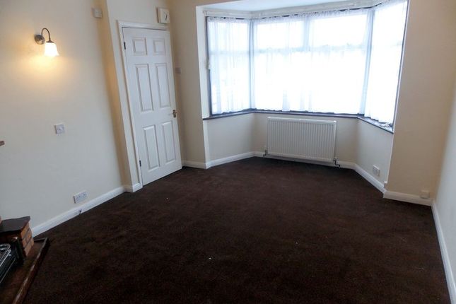Flat to rent in Barnard Gardens, Hayes