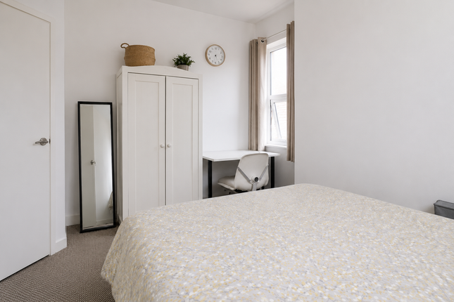 Top Flat, 1, Birkbeck Road, Beckenham photo 5