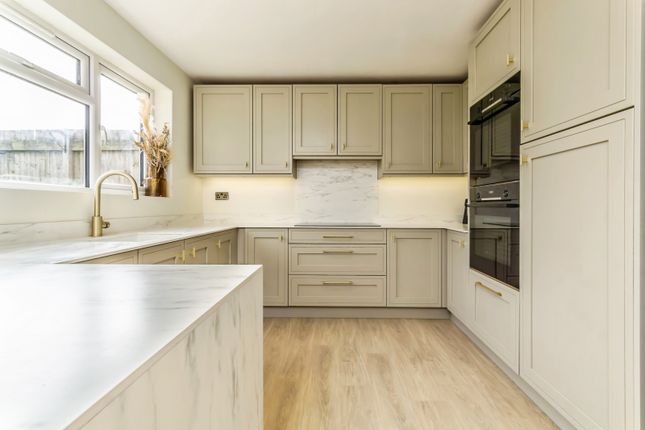 232, Homestead Way, Surrey photo 5