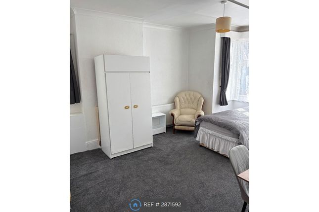 Ditton Court Road, Westcliff-On-Sea photo 5