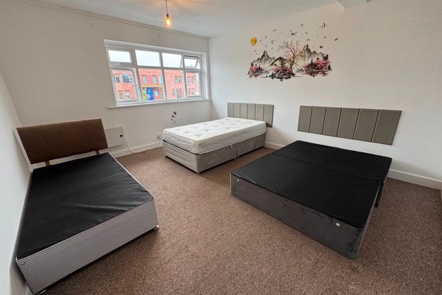 16 Worcester Road, Cheadle photo 3