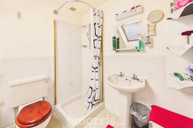 En Suite Bathroom