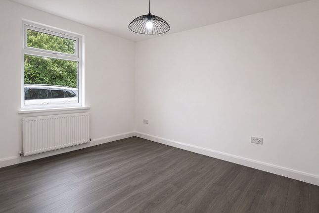 4, Beaconsfield Place, Surrey photo 2