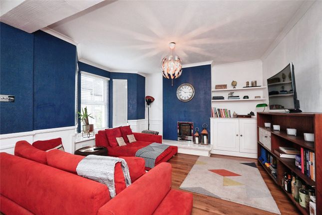10, Woods Place, Kent photo 3