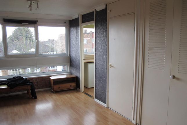 Studio for sale in Chigwell Road, London