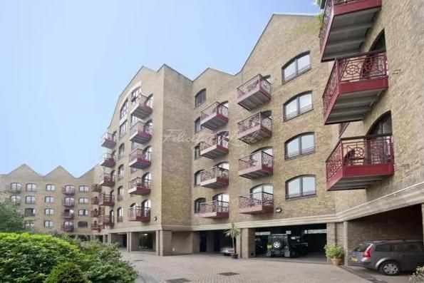 Flat to rent in Wapping Wall, Wapping