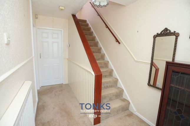 9, Brandon Way, Brierley Hill photo 2