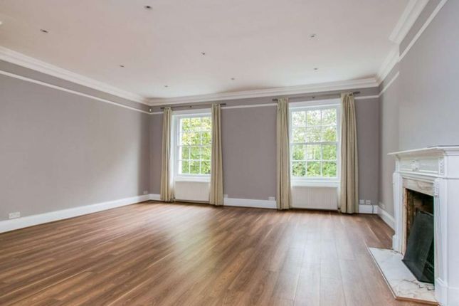 Flat to rent in Thurloe Square, London