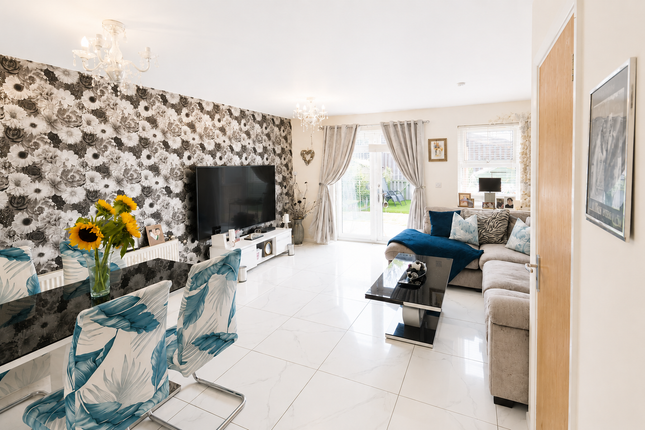 2, Fleming Drive, St. Albans photo 2