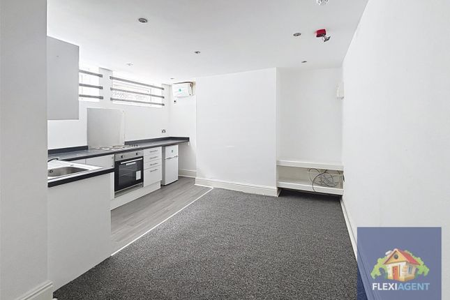 Basement Flat, 4 Royal Terrace, Southport photo 3