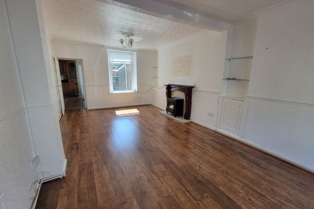 33, Lakefield Road, Llanelli photo 5