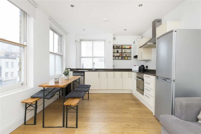 Thumbnail Flat for sale in Kings Arms Court, London