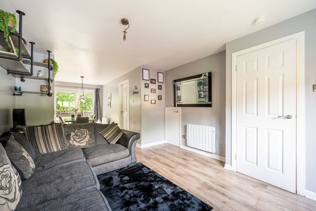 198 Wraes View, Glasgow photo 4