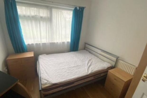 Room to rent in 98 Downs Road, Canterbury