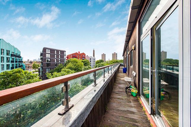 Flat for sale in Iron Works, Hackney Wick