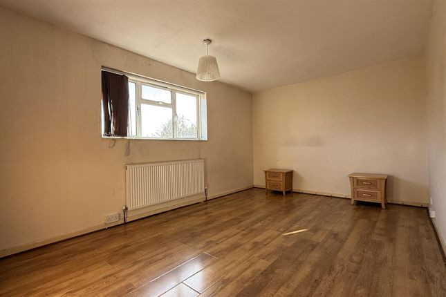 Barra Hall Road, Hayes photo 4