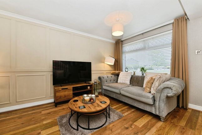 12, Philippa Close, Bristol photo 4