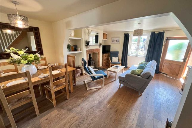4, Model Cottages, Clyst St. George photo 3