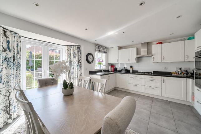 3, Buchanan Way, Bracknell photo 2