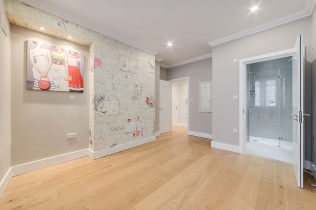 Flat for sale in Parkway, Camden