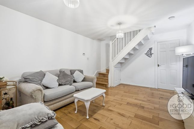 3D, Homecroft Gardens, Loughton photo 3