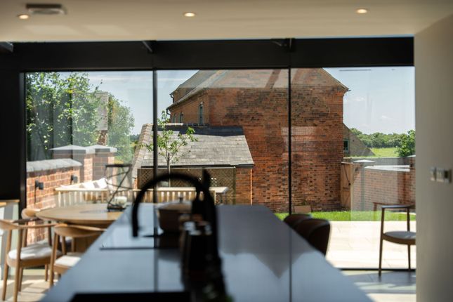 The Granary at The Talbot & Granary, High Street, Welford photo 4
