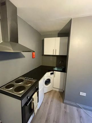 Grays Road, Slough, Berkshire photo 5