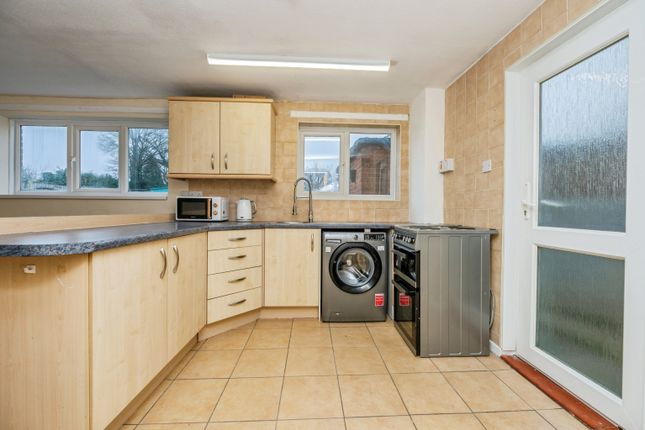 19, Pershore Road, Kidderminster photo 4