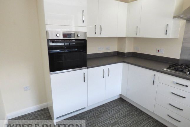 6, Henry Hill Close, Greater Manchester photo 4